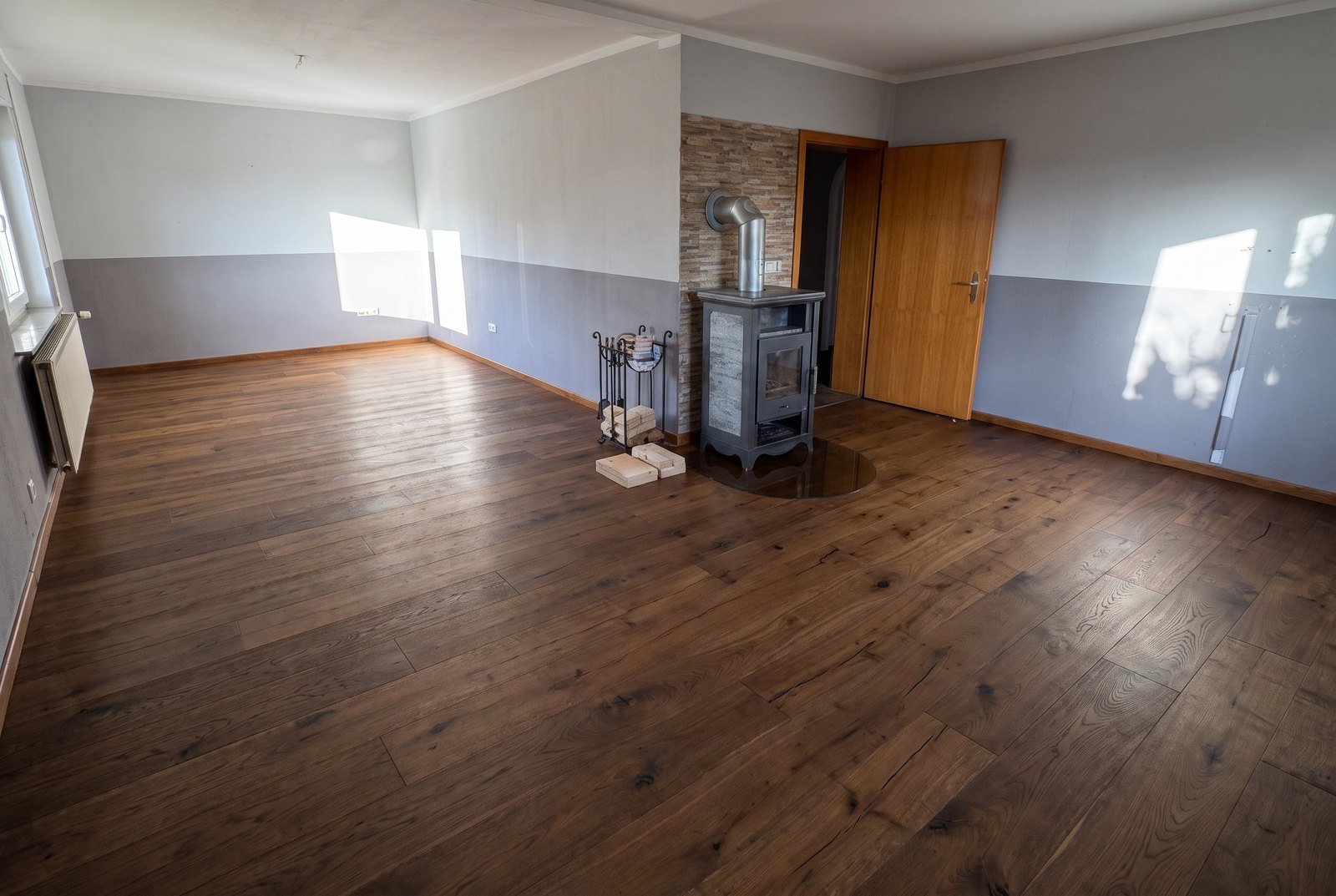 Eiche Richmond XL in einem Wohnzimmer — mit KI erzeugte Ansicht