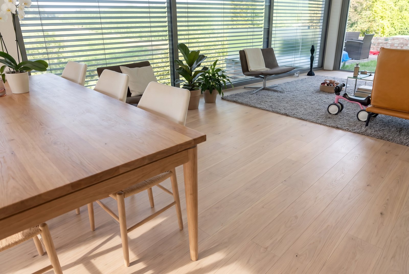 Eiche Wisconsin in einem Esszimmer — mit KI erzeugte Ansicht
