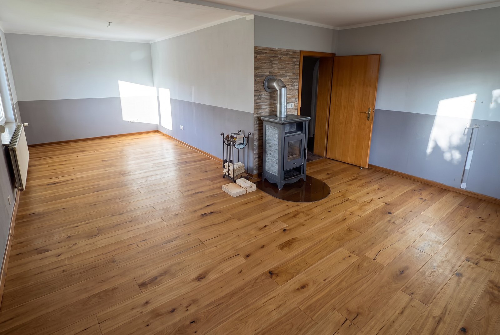 Eiche Alabama Deluxe in einem Wohnzimmer — mit KI erzeugte Ansicht