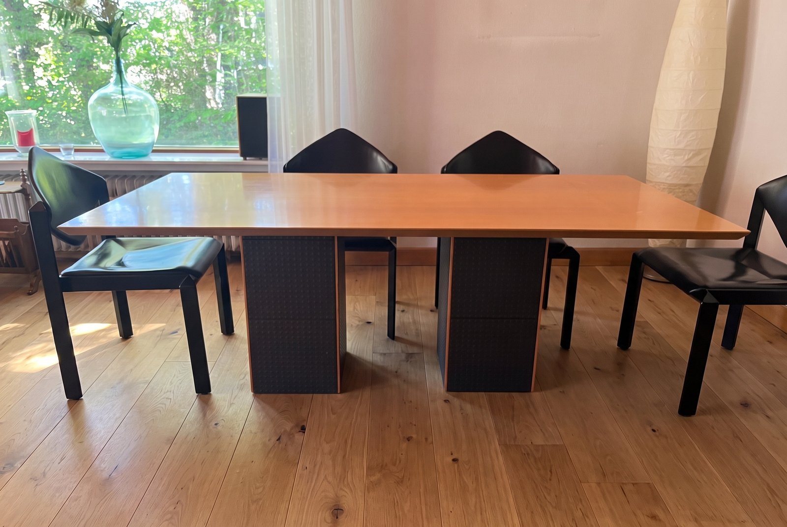 Eiche Boston in einem Esszimmer — mit KI erzeugte Ansicht