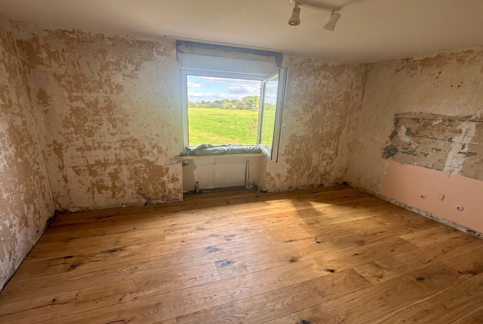 Eiche Montana in einem Schlafzimmer — mit KI erzeugte Ansicht